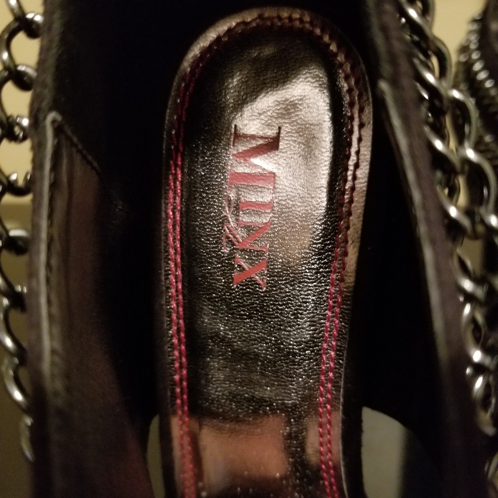 Shoes - Picture 2 of 8